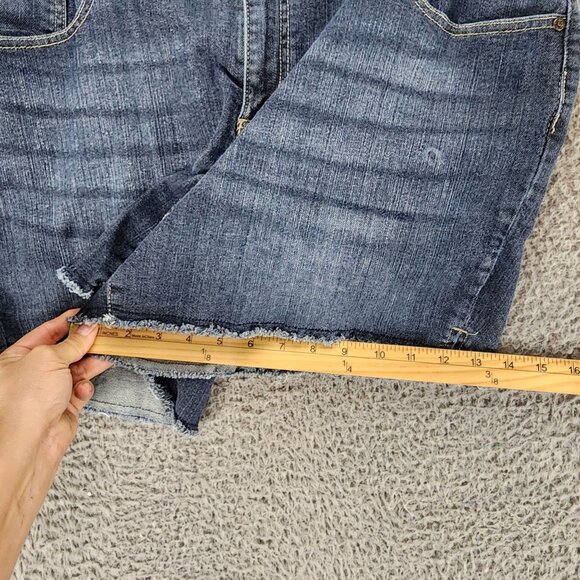 Cato Shorts Womens 18 Blue Stretch Mid Rise Denim Jean *GUC* - Picture 8 of 13